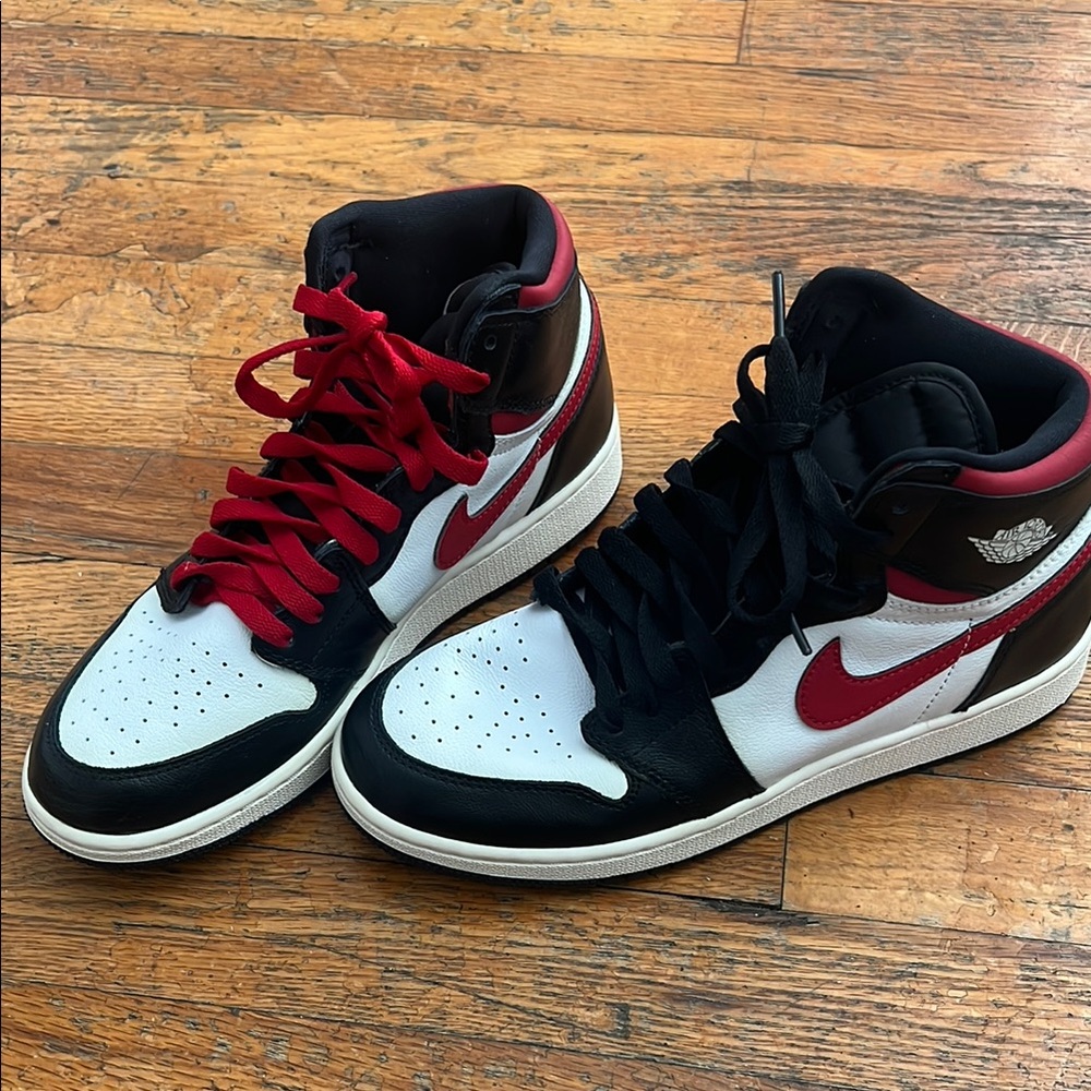 Nike Air Jordan Retro High OG GS Gym Red Sneakers